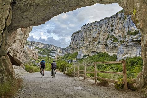 ruta senderismo navarra|Las mejores rutas de Senderismo en Navarra。